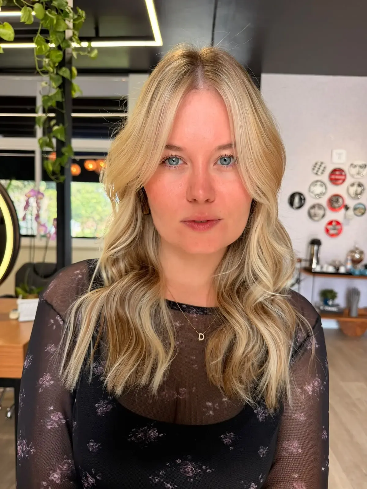 Coloração e mechas de alto padrão em Timbó